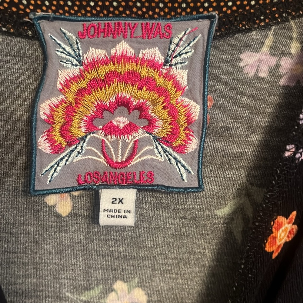 Johnny Was Gray Floral Top - Picture 2 of 4